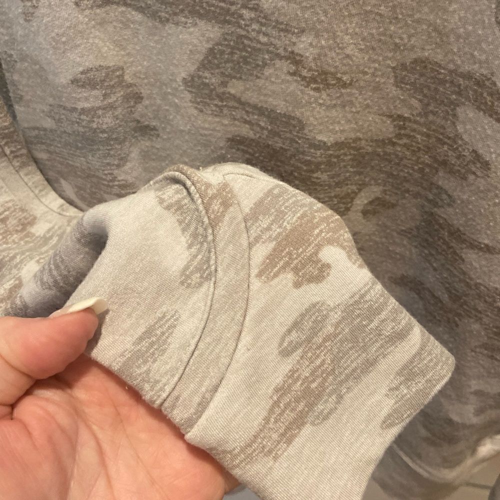 Athleta Girl Size 14 XL Camo Hoodie Sweatshirt Gray Thumbholes Modal Blend Soft - Picture 3 of 10